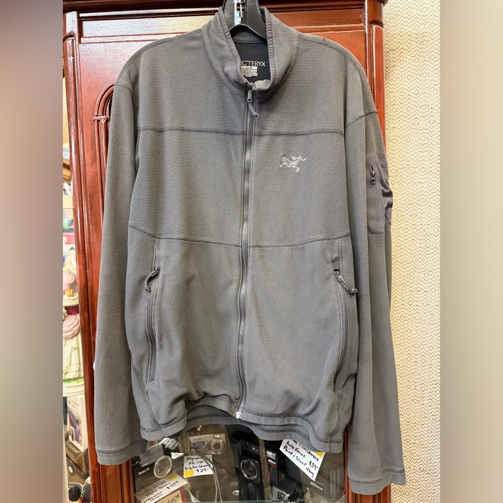 ARC’TERYX delta jacket fleece large light grey base layer skiing snow zip up